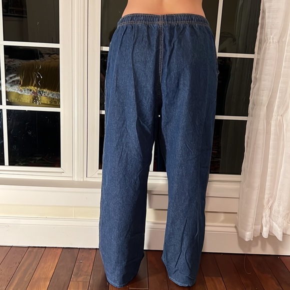 No brand thin denim pants. Elastic waist w draw string. Model is a size 2. - Picture 2 of 4